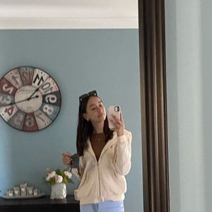 Meet your Posher, Eloise